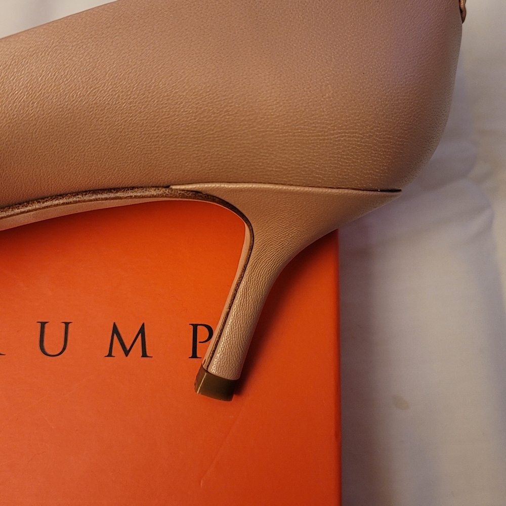 Ivanka Trump Light Pink Leather IT Indico 9.5 M Women's Shoe's Brand New Boxed! - Picture 7 of 11
